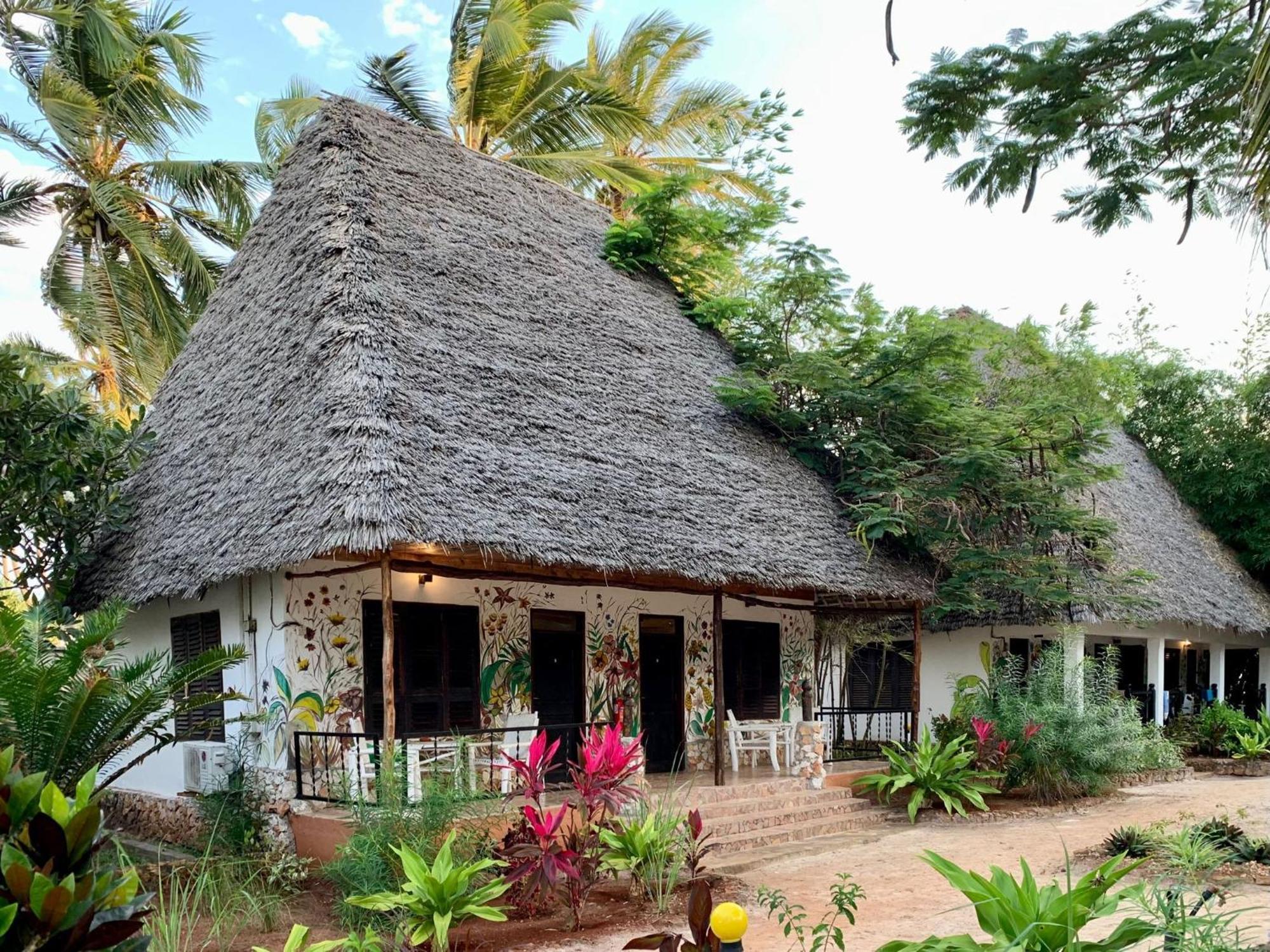 Mambo Ocean Resort Пвани-Мчангани Экстерьер фото