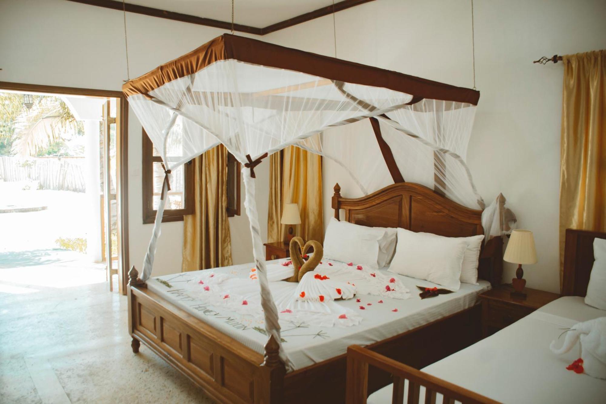 Mambo Ocean Resort Пвани-Мчангани Экстерьер фото