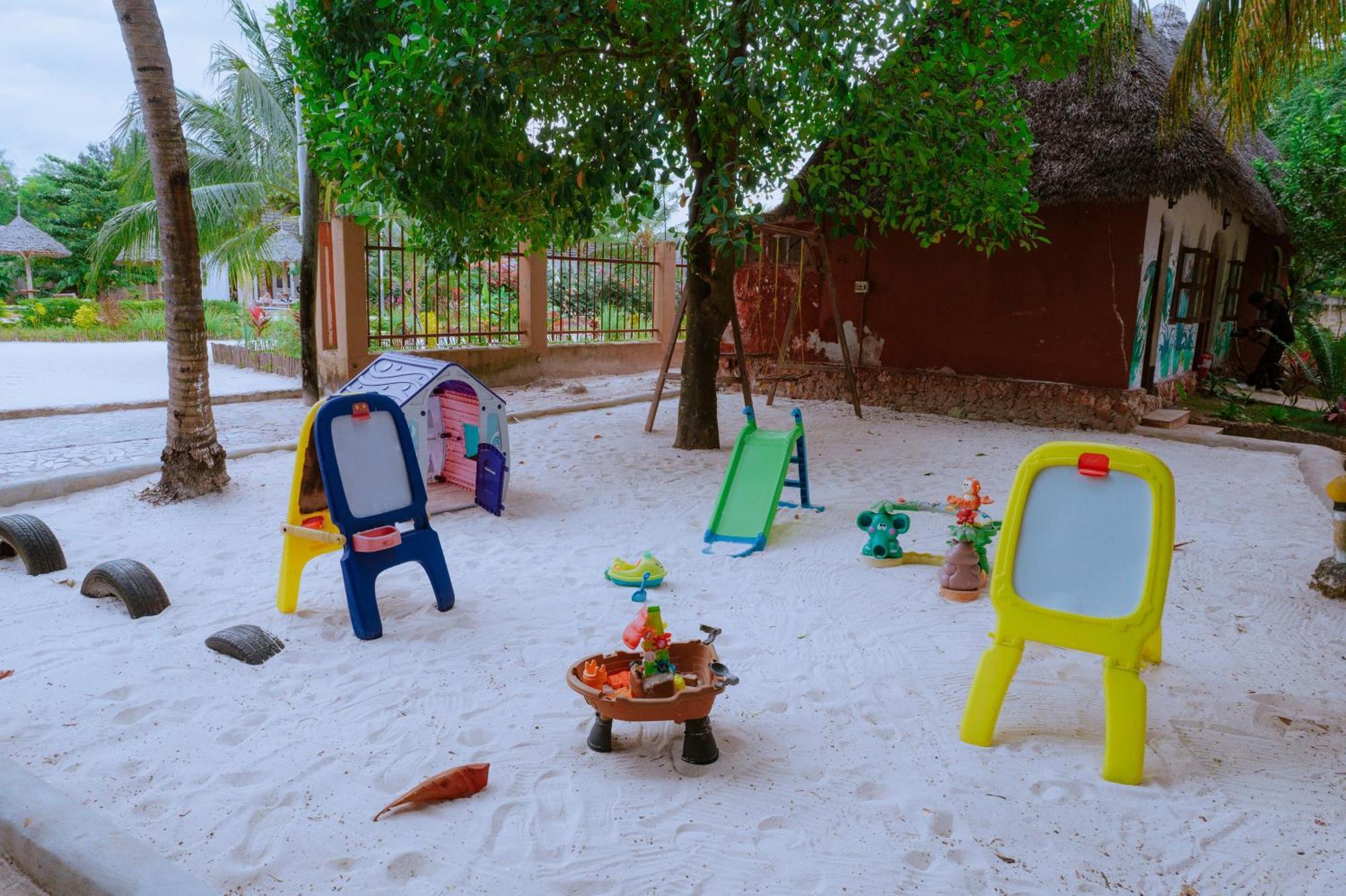 Mambo Ocean Resort Пвани-Мчангани Экстерьер фото