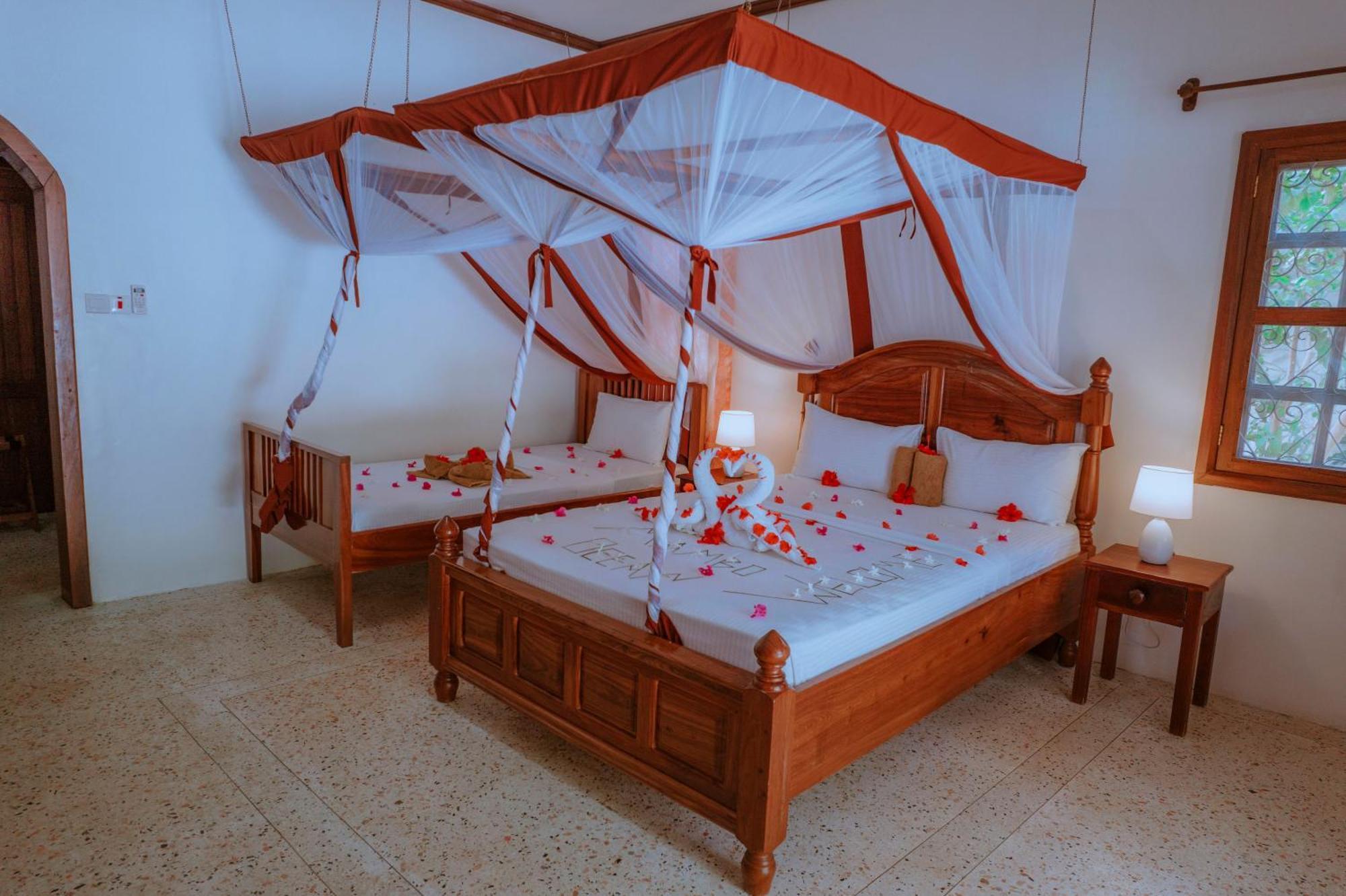 Mambo Ocean Resort Пвани-Мчангани Экстерьер фото