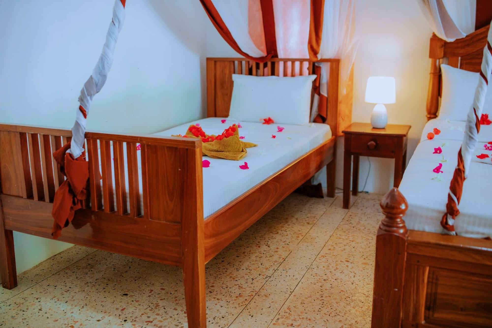 Mambo Ocean Resort Пвани-Мчангани Экстерьер фото
