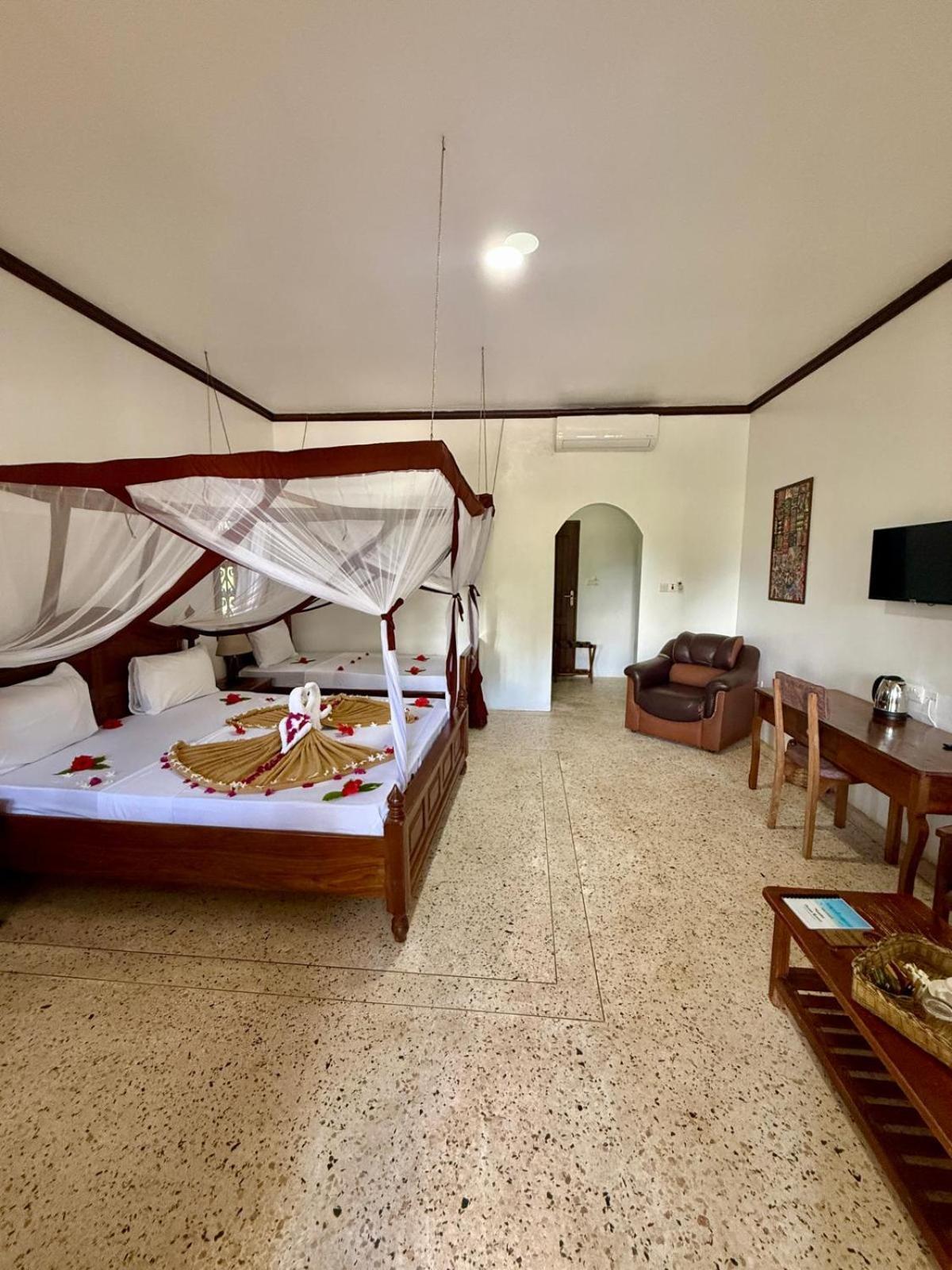 Mambo Ocean Resort Пвани-Мчангани Экстерьер фото